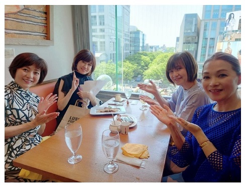 渡辺めぐみ、三田寛子、石川秀美、松本伊代