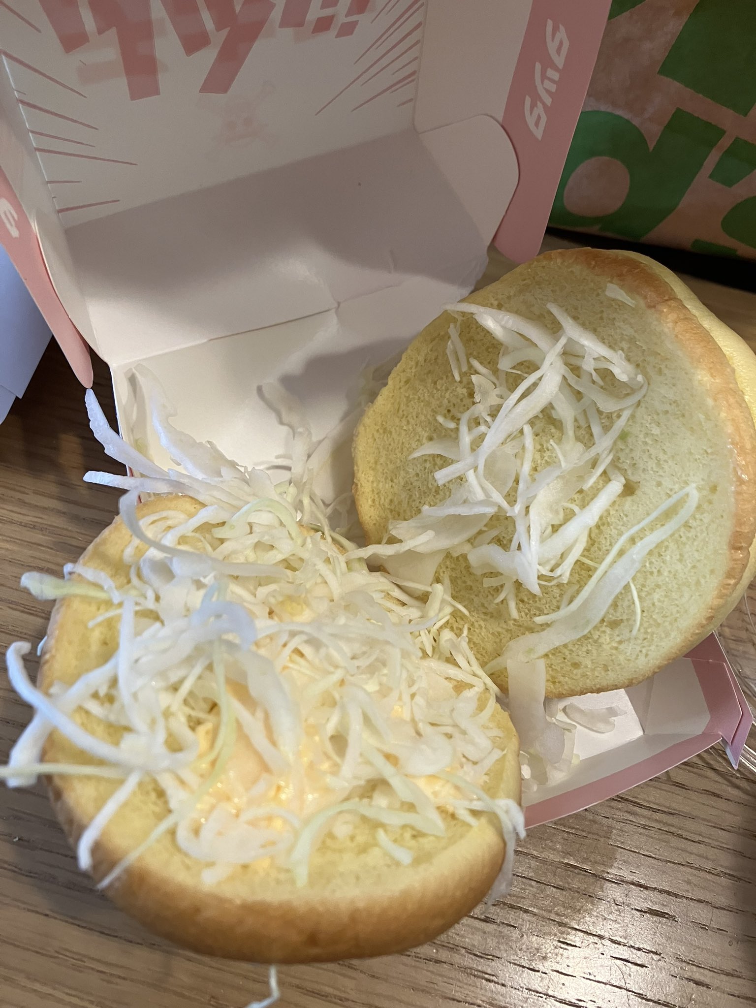 「チキンあらへんやないかい」　マクドナルドで“キャベツしかないチキンタツタ”提供され話題に、こんなときどうすればよいか聞いてみた