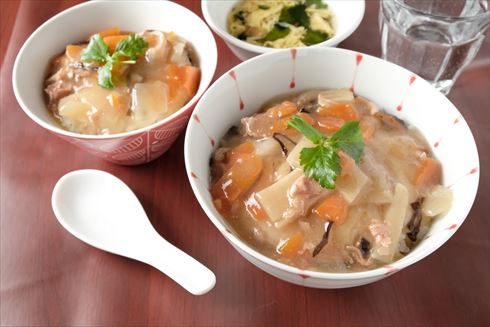 ごま油香る具だくさん中華丼