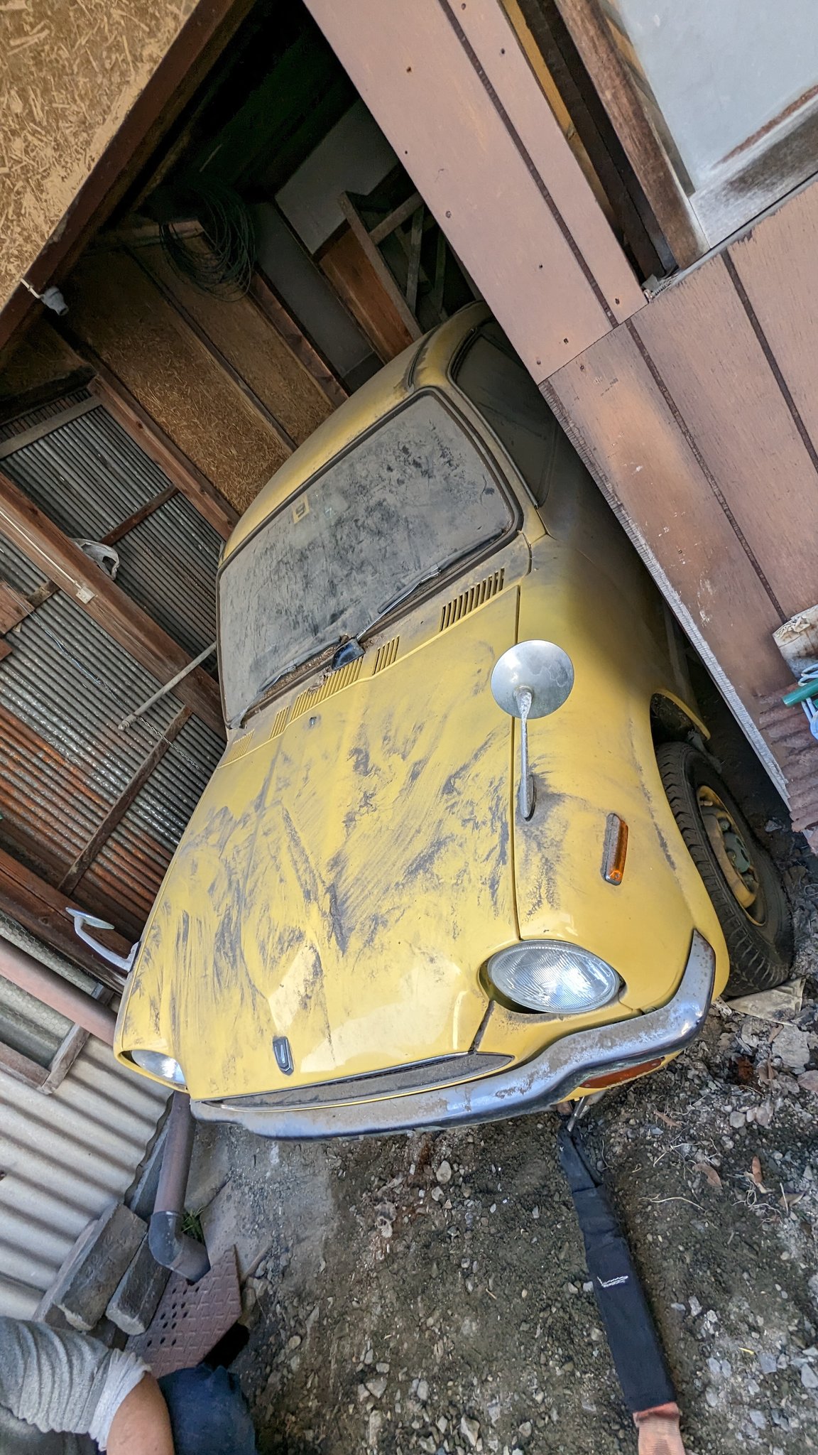 納屋で保管されていた「昭和のZ」というクルマを譲り受けた人が