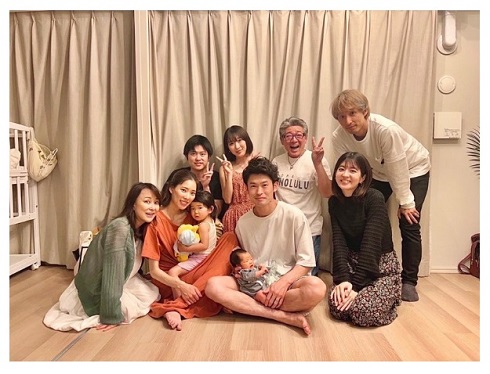 つちやかおりと布川敏和の家族ショット