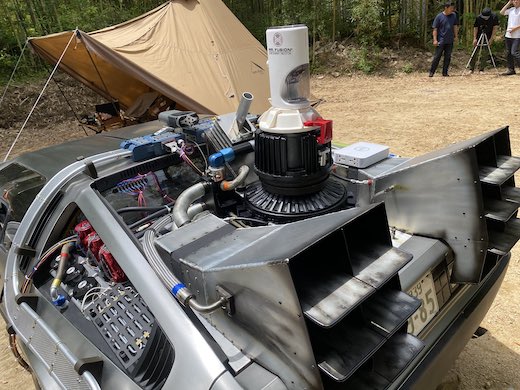 デロリアン DMC-12 キャンプ