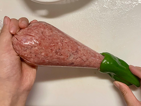 絞り袋でタネを注入！