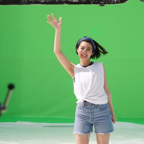 マクドナルドの「平成バーガー」復活CMに出演する池田エライザ