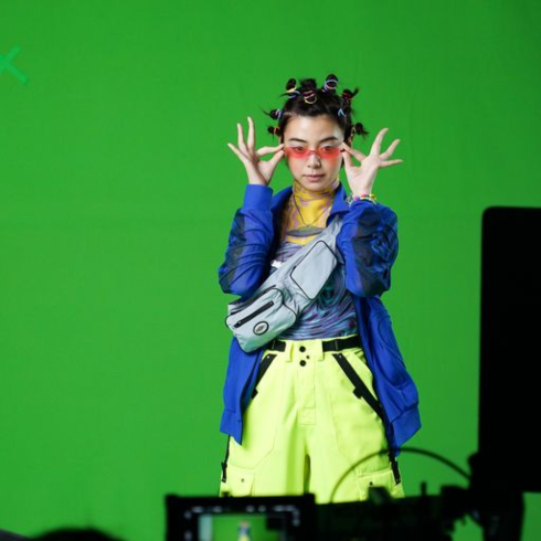 マクドナルドの「平成バーガー」復活CMに出演する池田エライザ