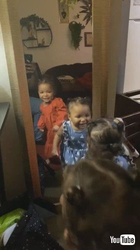 「Twin Sisters Realize They Look Alike || ViralHog」