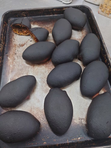 焦げたカレーパン