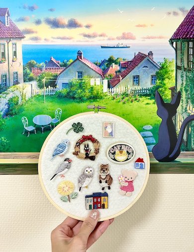 絵画の背景にワッペンのディスプレイ