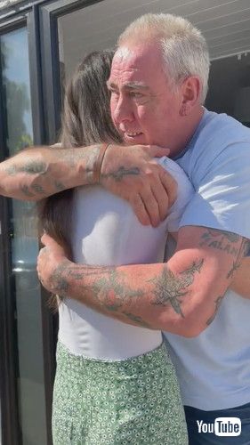 「Wholesome Homecoming || ViralHog」