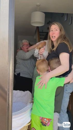 「Wholesome Homecoming || ViralHog」