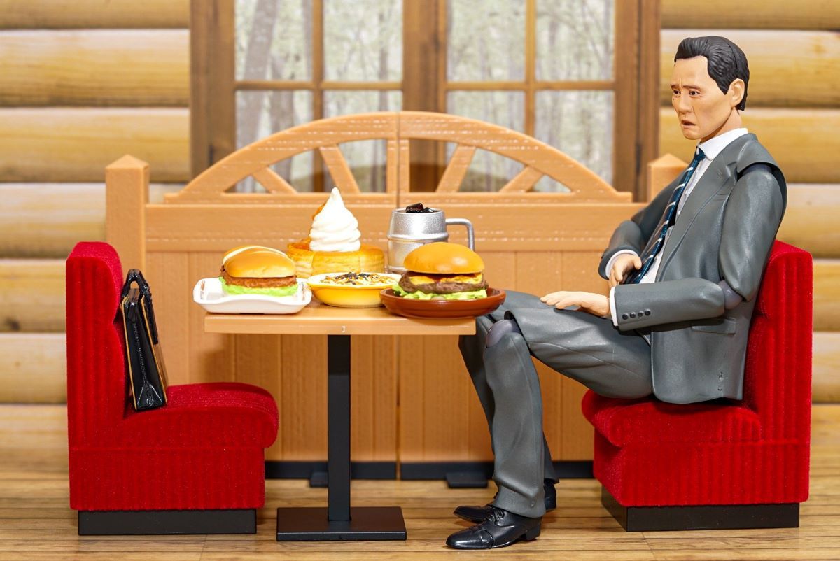 コメダで注文しすぎた「孤独のグルメ」ゴローちゃん再現フィギュアがなんだかすごいことになっちゃったぞ　「悲壮感」「いつもそんなもん」