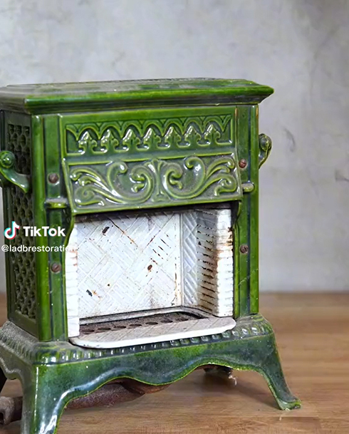 使い古されたガスヒーター