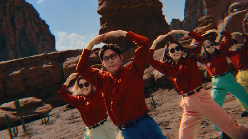 サントリーがChatGPTでCMを制作 → 人間には思いつかないカオス展開　AIが声優・白井悠介さんを激推しして起用