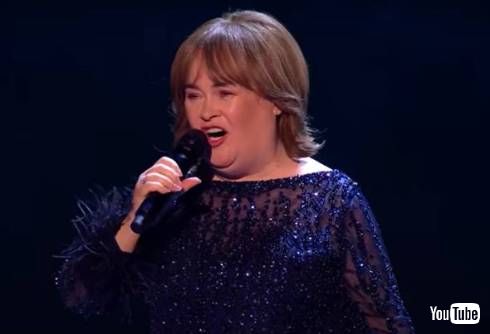 脳卒中から復活のスーザン・ボイルが歌声を披露