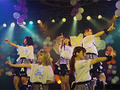 ファンとの私的交流発覚のアイドル、クビ→「憎んで恨んでくれて構いません」と最後のあいさつ　残るメンバー3人は謝罪