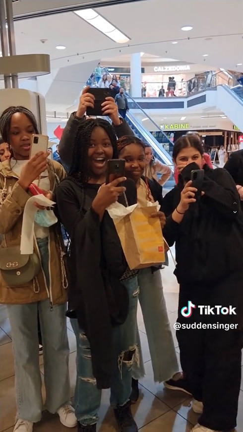 マクドナルド オペラ サプライズ