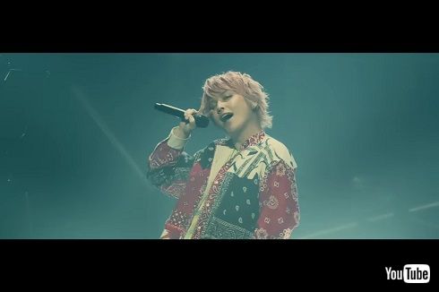 手越祐也が「アイドル」を歌唱