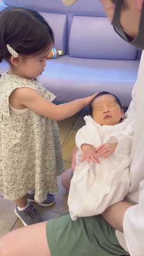 「待ちに待った母と娘の再会」