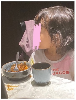 香港での光上せあらの娘