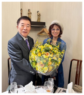 「プロダクション尾木」社長・尾木徹の傘寿を祝う三田佳子