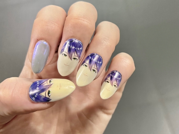 剣持刀也さんモチーフのネイルアートの画像