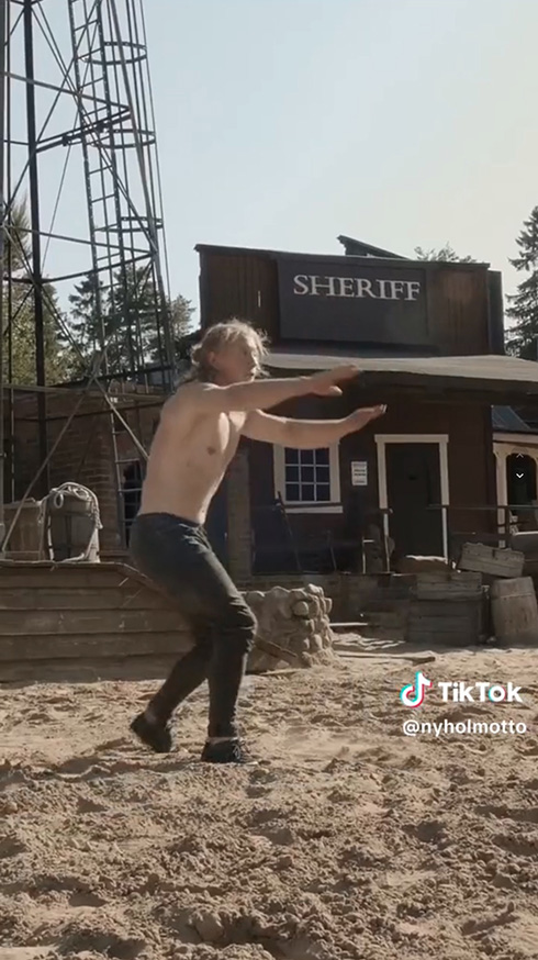 撃たれる スタント パフォーマンス