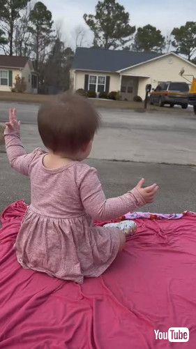 「Waiting For My Brother || ViralHog」