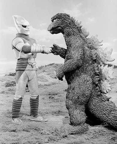 ゴジラと握手するジェットジャガー
