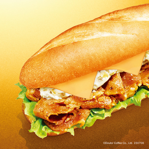 期間限定ミラノサンド チーズinミラノサンド 牛カルビ 信州味噌ジンジャー（690円）