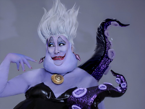 みづきさんによるアースラのコスプレ姿