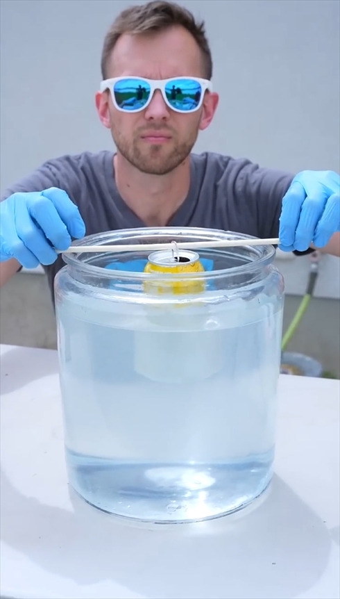 アルミ缶　溶かす　実験