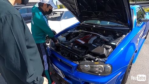 間寛平の愛車・日産スカイライン R34 GT-R