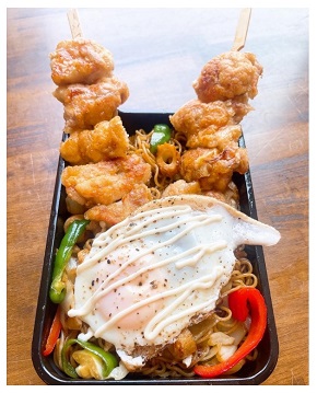 みきママ作「焼きそば＆唐揚げ串弁当」