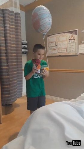 「Big Brother Cries With Joy At First Introduction || ViralHog」