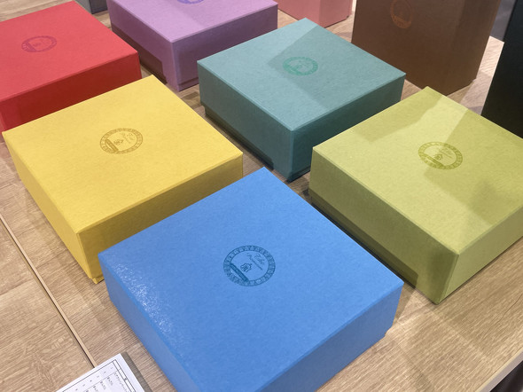 箔とファンシーペーパーのコラボ展 平和紙業 村田金箔
