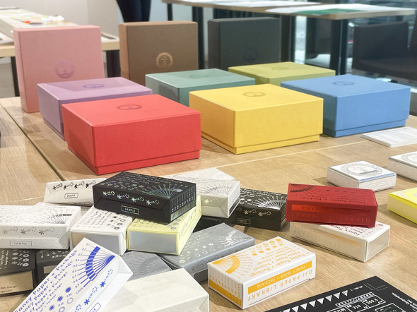 箔とファンシーペーパーのコラボ展 平和紙業 村田金箔