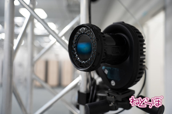 カバー　新スタジオ　27億円