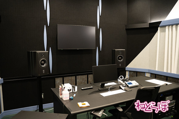 カバー　新スタジオ　27億円