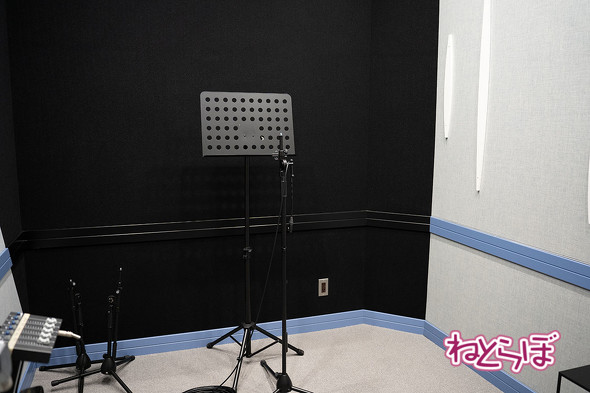 カバー　新スタジオ　27億円