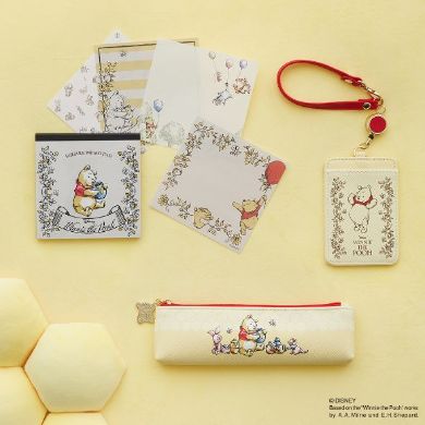 スクエアメモ、リール付きパスケース、ペンケース