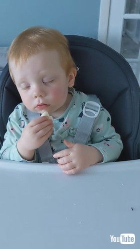 やっぱり眠い赤ちゃん