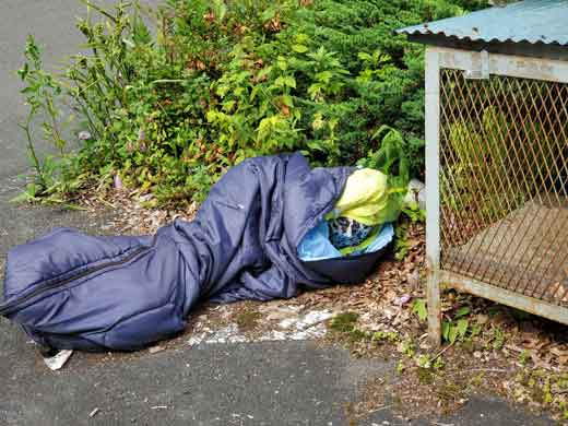 マネキン す巻き 通報 人形 不法投棄 怖い