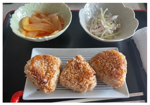 市川團十郎の娘・麗禾が作った焼きおにぎり