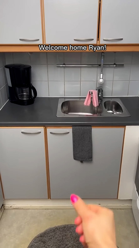 ゴミが広がったキッチンがピカピカに