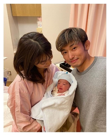 才賀紀左衛門と妻と息子