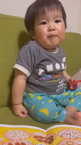 「『コッペパン』うまく言えなくて自分で笑っちゃう2歳１カ月」