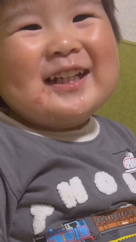 「『コッペパン』うまく言えなくて自分で笑っちゃう2歳１カ月」