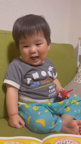 「『コッペパン』うまく言えなくて自分で笑っちゃう2歳１カ月」