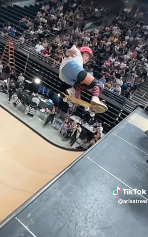 スケボー 720度回転 スケートボード