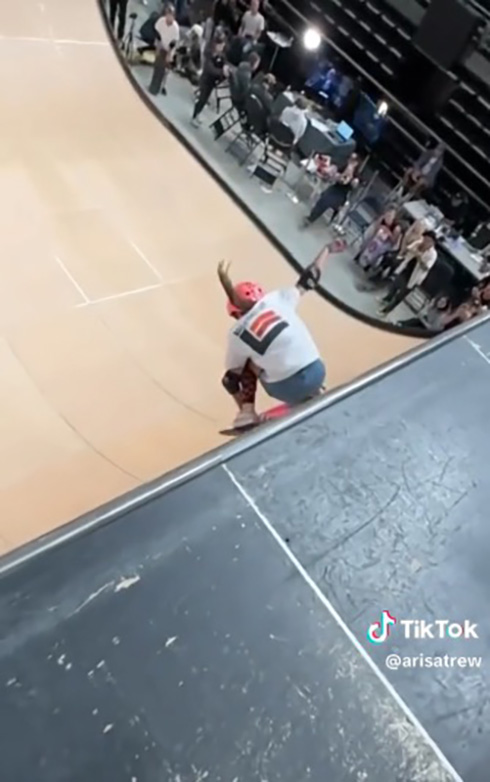 スケボー 720度回転 スケートボード